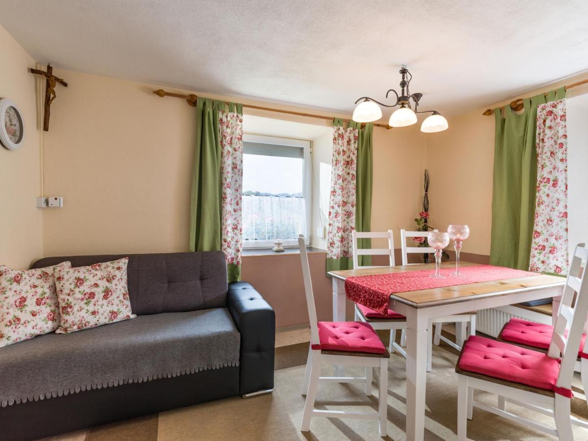 Ferienwohnung Neuheim Нийдерау Екстериор снимка