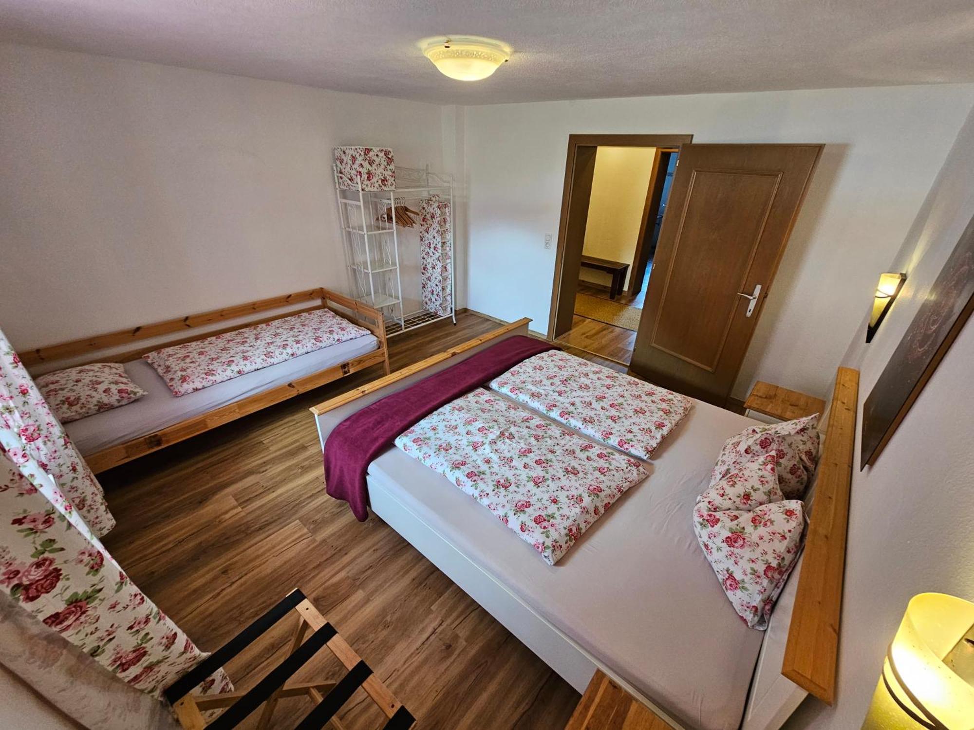 Ferienwohnung Neuheim Нийдерау Екстериор снимка